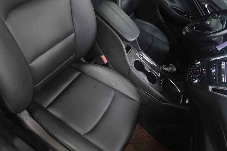 Used Chevrolet Malibu XL 2021 535T Automatic Sport Edition Right Front Seat