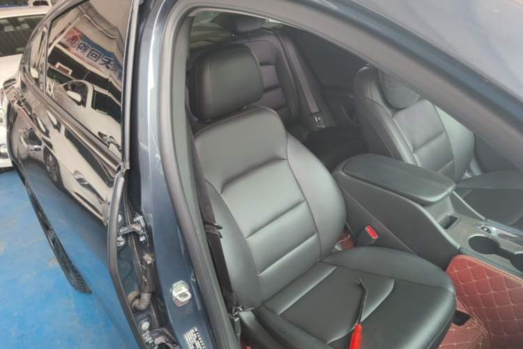 Used Chevrolet Malibu XL 2021 535T Automatic Sport Edition Right Front Seat