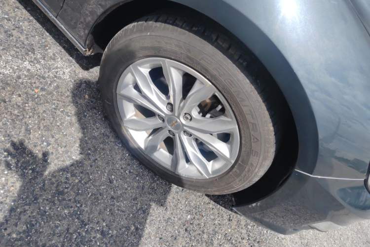 Used Chevrolet Malibu XL 2021 535T Automatic Sport Edition Right Front Wheel Hub