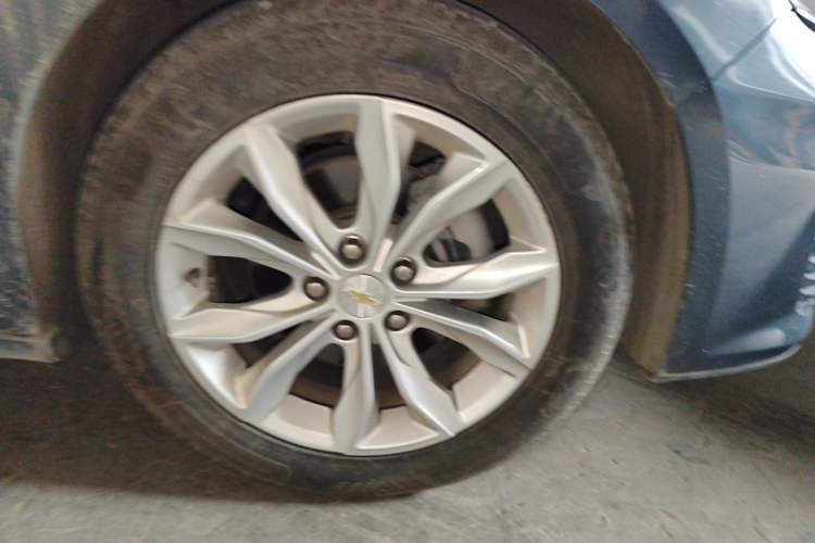 Used Chevrolet Malibu XL 2021 535T Automatic Sport Edition Right Front Wheel Hub