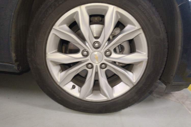 Used Chevrolet Malibu XL 2021 535T Automatic Sport Edition Right Front Wheel Hub