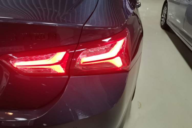 Used Chevrolet Malibu XL 2021 Redline 550T Automatic Sharp Edition Right Rear Taillight