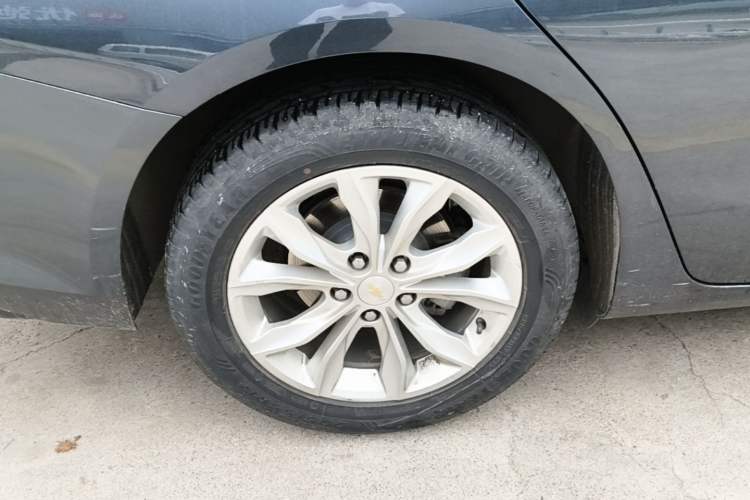 Used Chevrolet Malibu XL 2021 535T Automatic Sport Edition Right Rear Wheel Hub