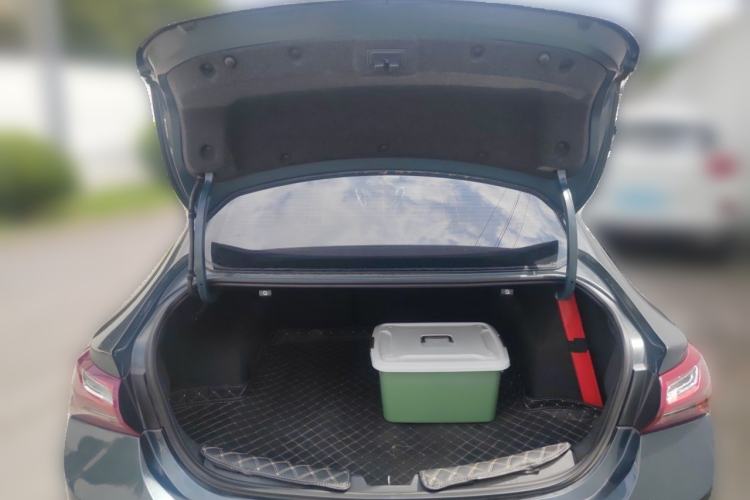 Used Chevrolet Malibu XL 2021 535T Automatic Sport Edition Trunk
