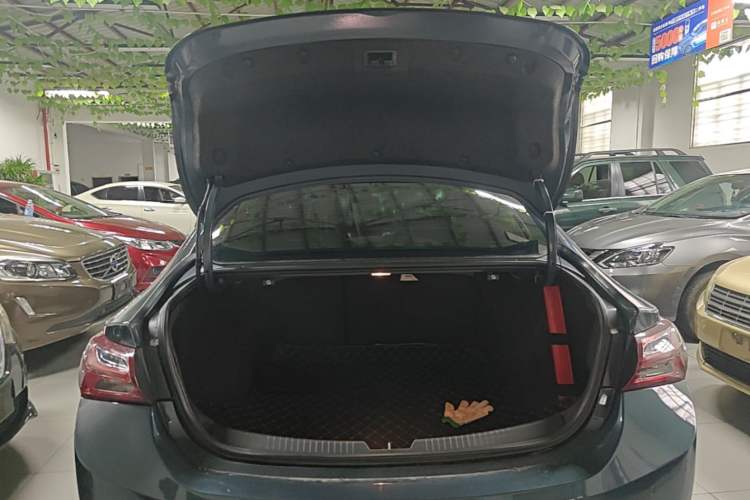 Used Chevrolet Malibu XL 2021 535T Automatic Sport Edition Trunk
