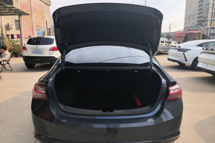 Used Chevrolet Malibu XL 2021 Redline 550T Automatic Sharp Edition Trunk