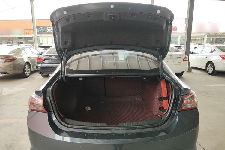 Used Chevrolet Malibu XL 2021 535T Automatic Sport Edition Trunk