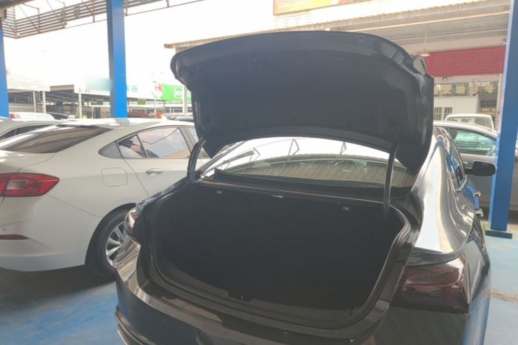 Used Chevrolet Malibu XL 2021 535T Automatic Sport Edition Trunk