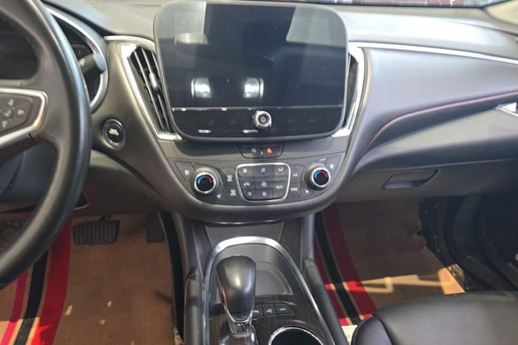 Used Chevrolet Malibu XL 2021 Redline 550T Automatic Smart Edition Audio And AC Panel