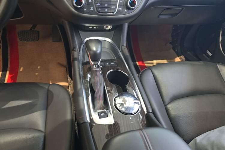 Used Chevrolet Malibu XL 2021 Redline 550T Automatic Smart Edition Gear Lever