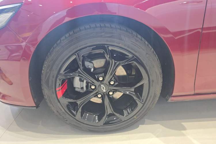 Used Chevrolet Malibu XL 2021 Redline 550T Automatic Smart Edition Left Front Wheel Hub