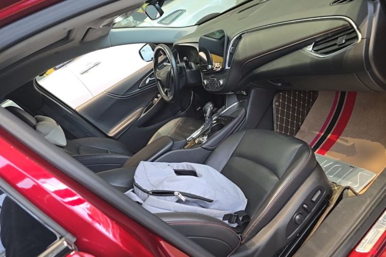 Used Chevrolet Malibu XL 2021 Redline 550T Automatic Smart Edition Right Front Seat