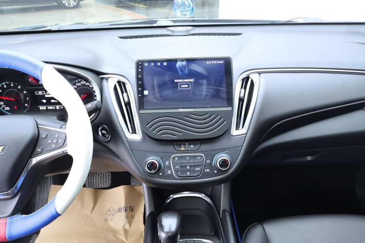 Used Chevrolet Malibu XL 2021 535T Automatic Sport Edition Audio And AC Panel