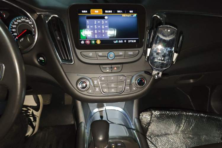 Used Chevrolet Malibu XL 2021 535T Automatic Sport Edition Audio And AC Panel