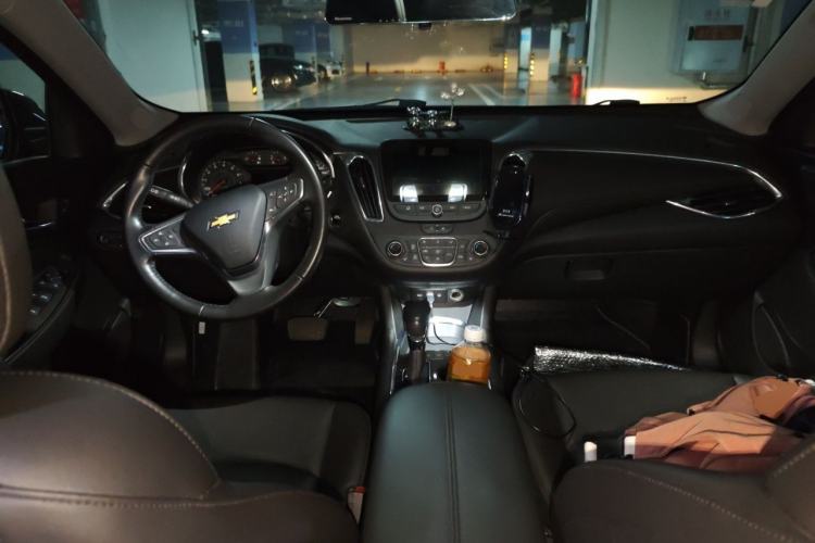 Used Chevrolet Malibu XL 2021 535T Automatic Sport Edition Center Console
