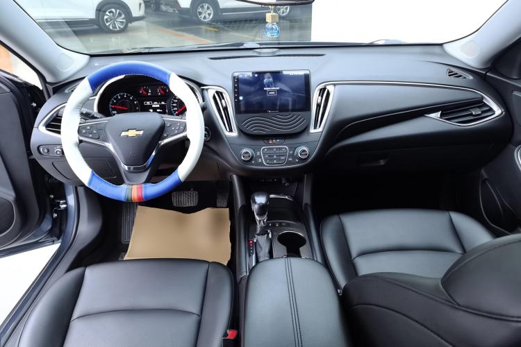 Used Chevrolet Malibu XL 2021 535T Automatic Sport Edition Center Console
