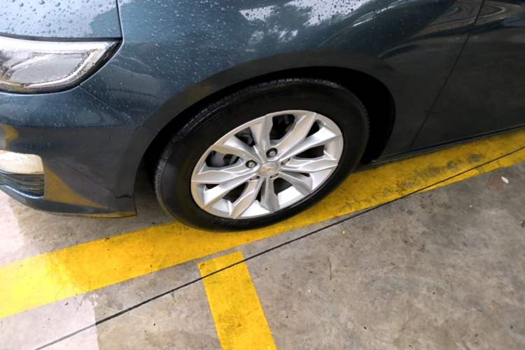 Used Chevrolet Malibu XL 2021 535T Automatic Sport Edition Left Front Wheel Hub