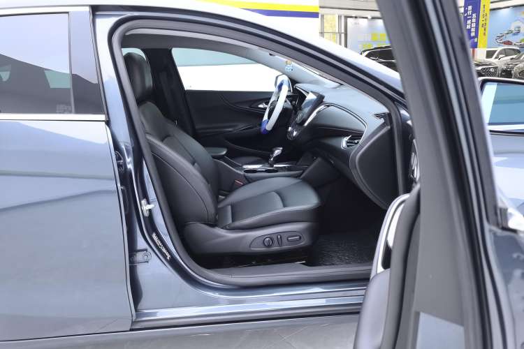 Used Chevrolet Malibu XL 2021 535T Automatic Sport Edition Right Front Seat