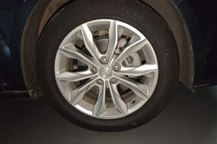 Used Chevrolet Malibu XL 2021 535T Automatic Sport Edition Right Front Wheel Hub