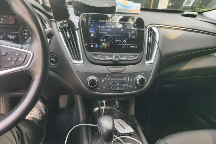 Used Chevrolet Malibu XL 2021 535T Automatic Sport Edition Audio And AC Panel
