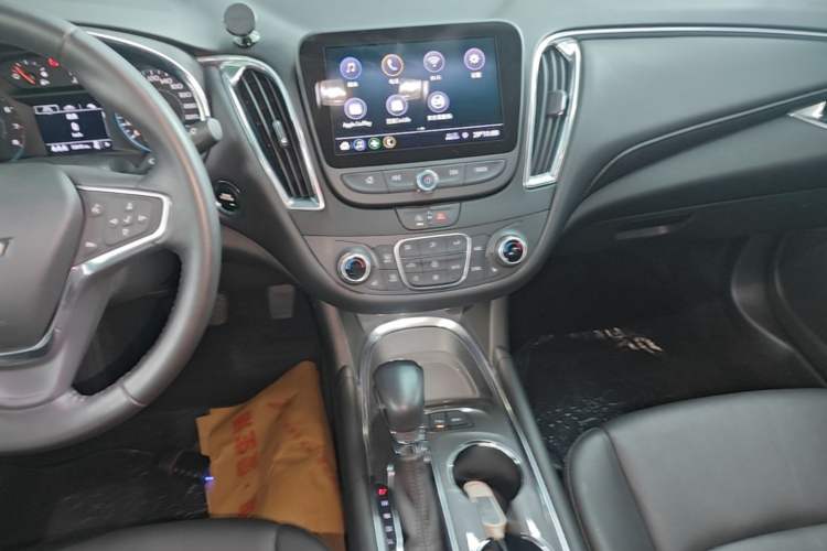 Used Chevrolet Malibu XL 2021 535T Automatic Sport Edition Audio And AC Panel