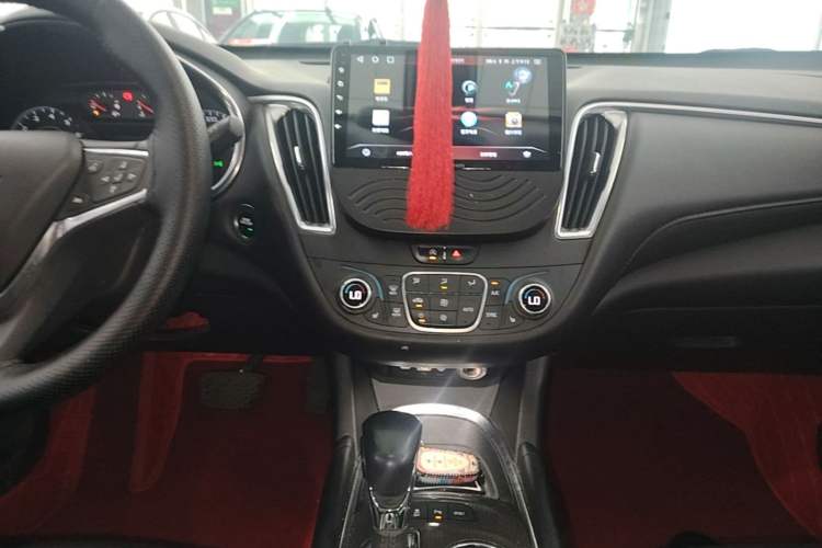 Used Chevrolet Malibu XL 2021 535T Automatic Sport Edition Audio And AC Panel