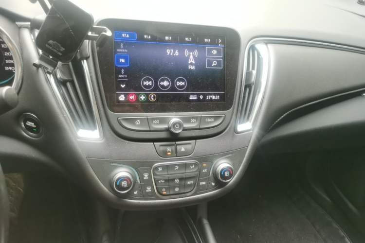 Used Chevrolet Malibu XL 2021 535T Automatic Sport Edition Audio And AC Panel