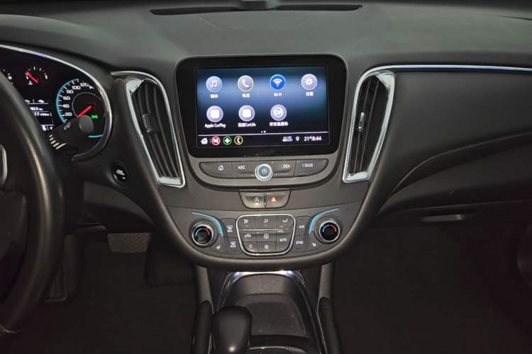 Used Chevrolet Malibu XL 2021 535T Automatic Sport Edition Audio And AC Panel