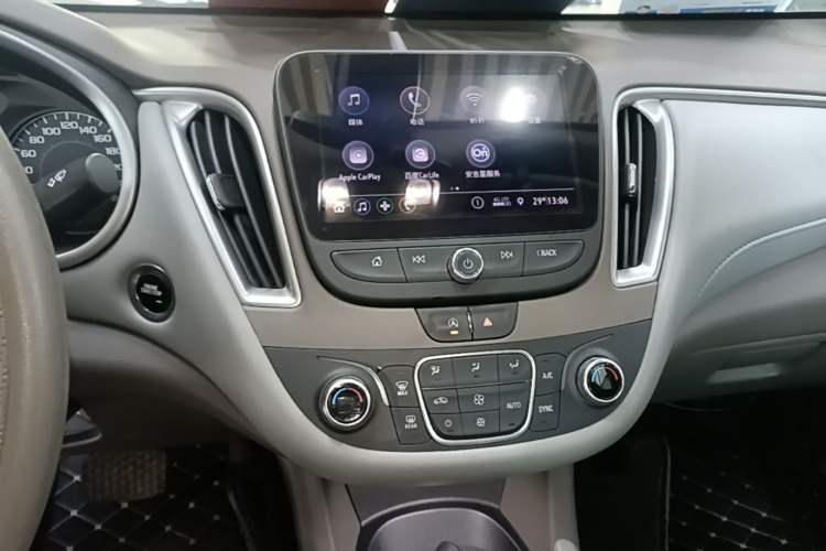 Used Chevrolet Malibu XL 2021 535T Automatic Sharp Edition Audio And AC Panel