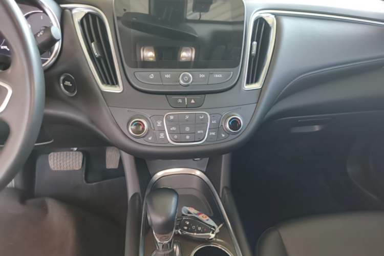 Used Chevrolet Malibu XL 2021 535T Automatic RuiLian Edition Audio And AC Panel