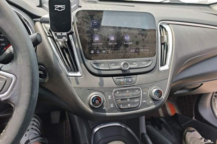 Used Chevrolet Malibu XL 2021 535T Automatic Sport Edition Audio And AC Panel