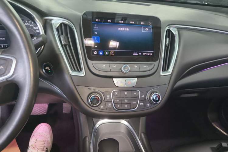 Used Chevrolet Malibu XL 2021 535T Automatic Sport Edition Audio And AC Panel