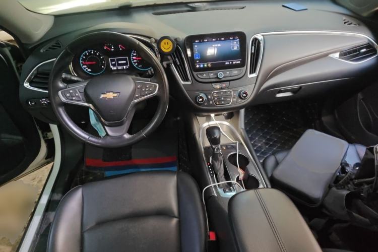 Used Chevrolet Malibu XL 2021 535T Automatic Sport Edition Center Console