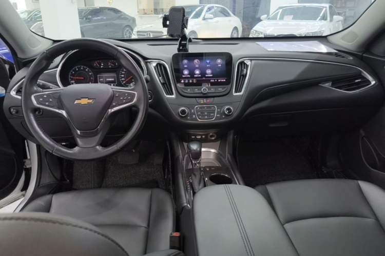 Used Chevrolet Malibu XL 2021 535T Automatic Sport Edition Center Console