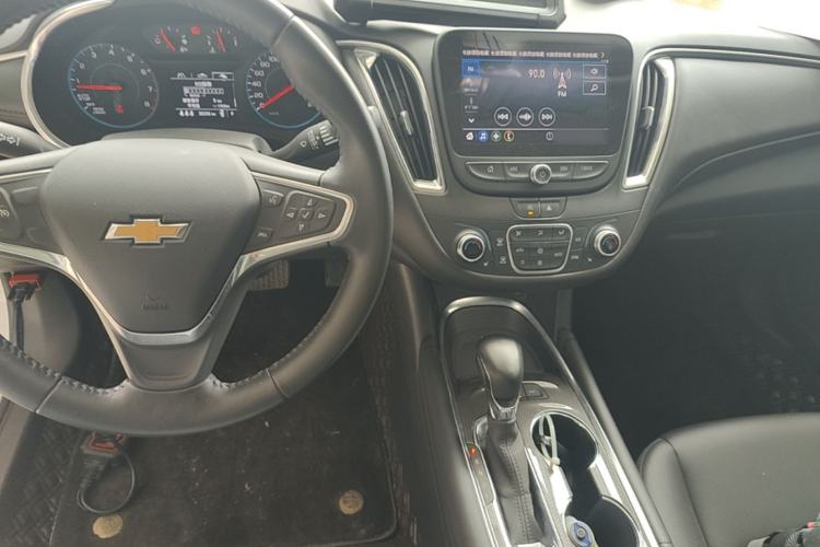 Used Chevrolet Malibu XL 2021 535T Automatic Sport Edition Center Console