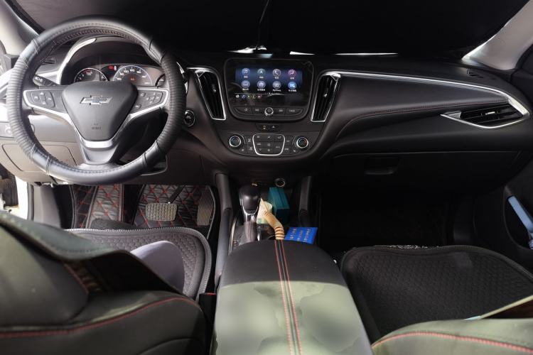 Used Chevrolet Malibu XL 2021 Redline 550T Automatic RuiLian Edition Center Console