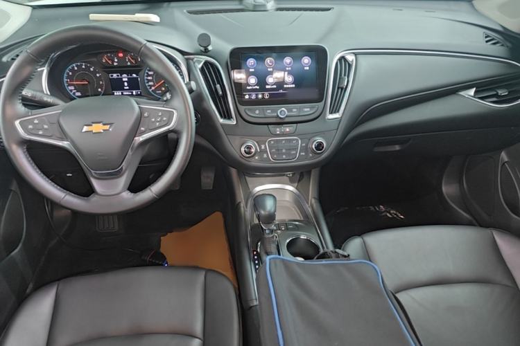 Used Chevrolet Malibu XL 2021 535T Automatic Sport Edition Center Console