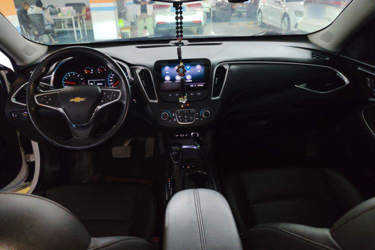 Used Chevrolet Malibu XL 2021 535T Automatic Sport Edition Center Console