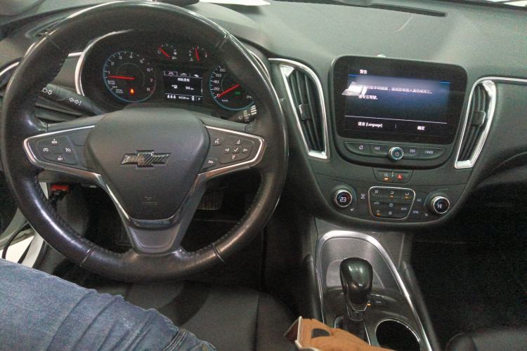 Used Chevrolet Malibu XL 2021 535T Automatic Sport Edition Center Console
