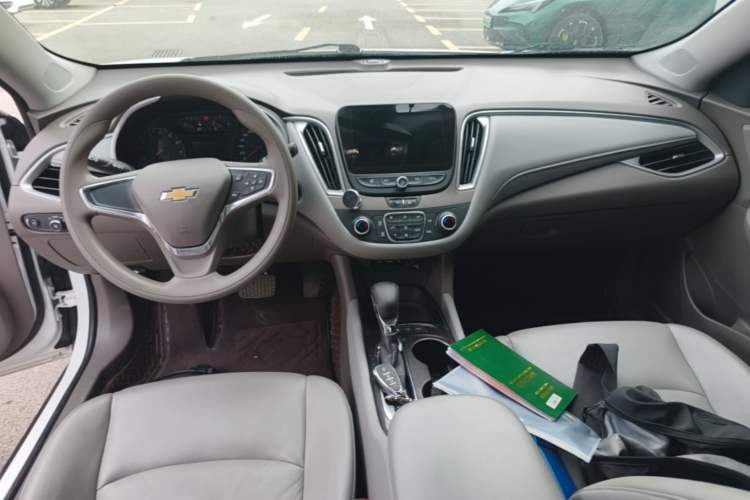 Used Chevrolet Malibu XL 2021 535T Automatic Sharp Edition Center Console