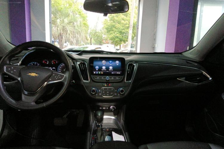 Used Chevrolet Malibu XL 2021 535T Automatic Sport Edition Center Console