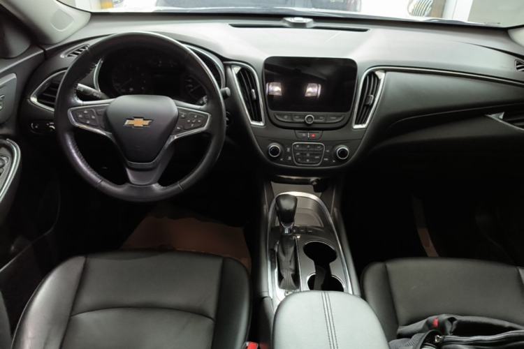 Used Chevrolet Malibu XL 2021 535T Automatic Sport Edition Center Console