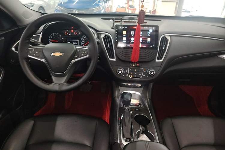 Used Chevrolet Malibu XL 2021 535T Automatic Sport Edition Center Console