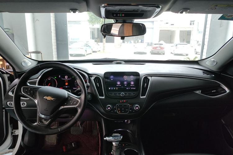 Used Chevrolet Malibu XL 2021 535T Automatic Sport Edition Center Console