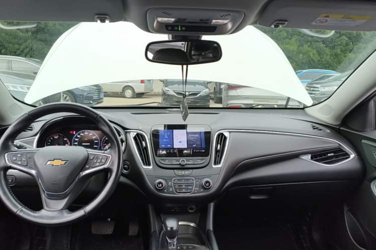 Used Chevrolet Malibu XL 2021 535T Automatic RuiLian Edition Center Console
