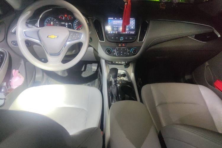 Used Chevrolet Malibu XL 2021 535T Automatic Sharp Edition Center Console