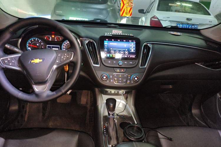 Used Chevrolet Malibu XL 2021 535T Automatic Sport Edition Center Console