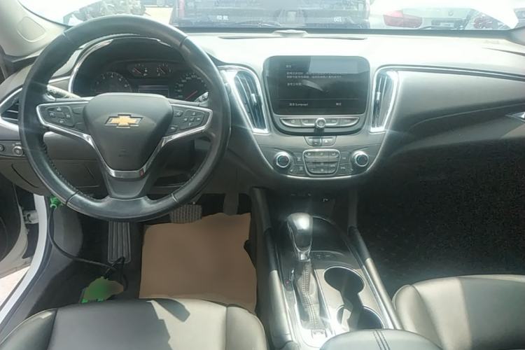 Used Chevrolet Malibu XL 2021 535T Automatic Sport Edition Center Console