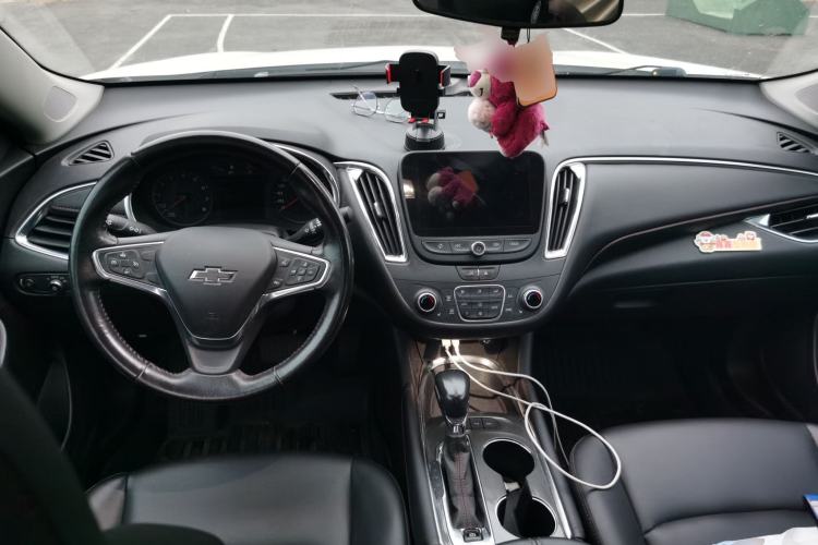 Used Chevrolet Malibu XL 2021 Redline 550T Automatic Sharp Edition Center Console