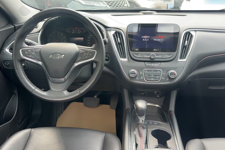 Used Chevrolet Malibu XL 2021 Redline 550T Automatic Sharp Edition Center Console